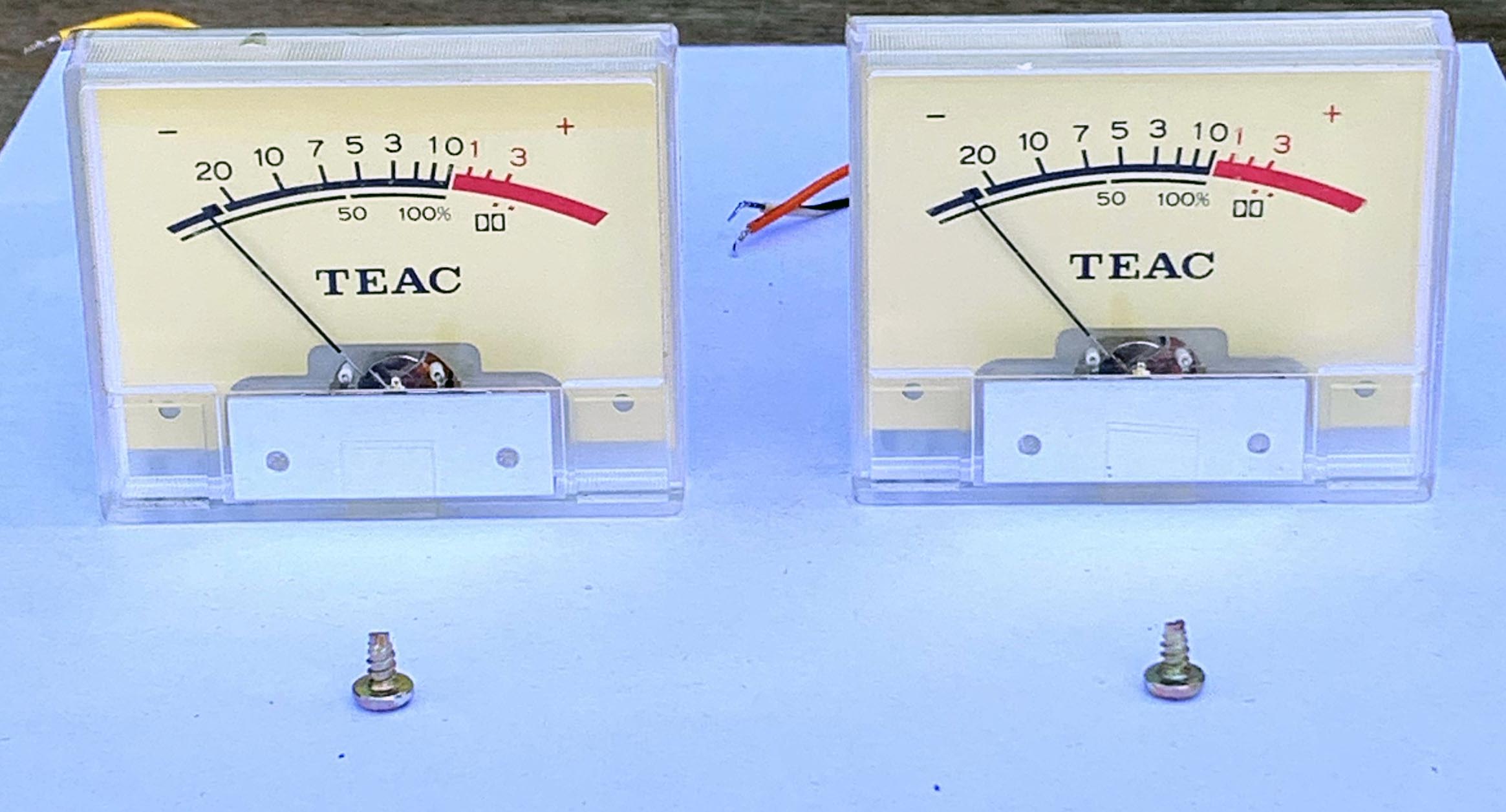 Vendo Vumetros TEAC. en perfecto estado