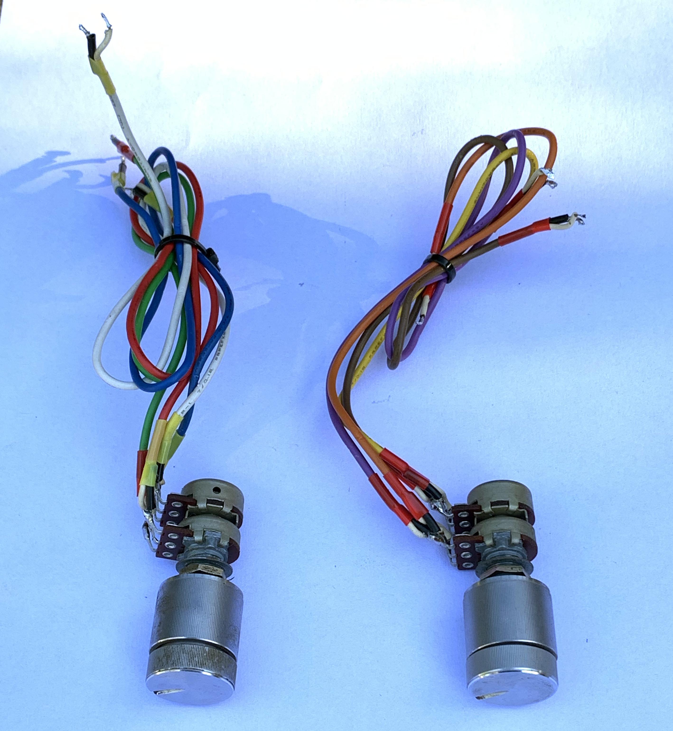 Vendo switches y potenciometros TEAC A-400